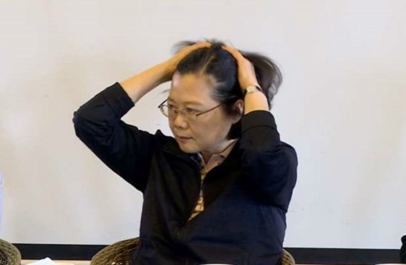 绿营政客好分裂!嘴上说着不要，私下偷追大陆剧