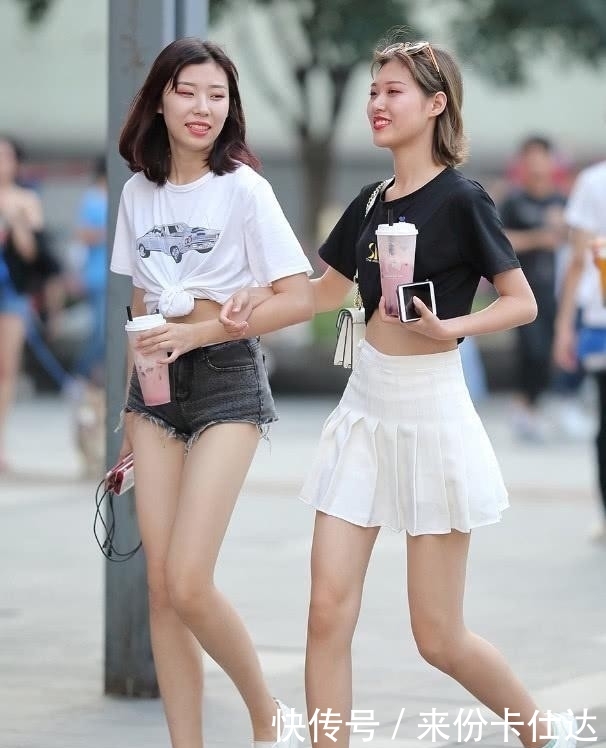  『比例』闺蜜同高，比例却大不同，她这样穿腿更长，这次裤子比裙子有用！