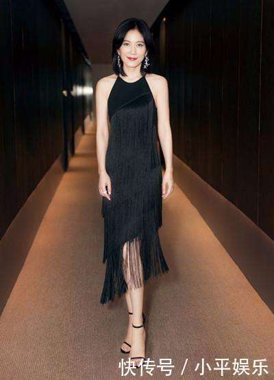 俞飞鸿一席裹身礼服, 网友: 46岁的女人真不该穿这样!