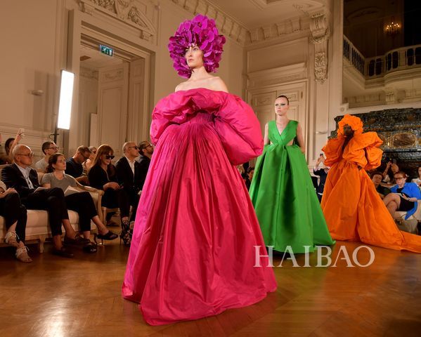 Valentino高定秀：从仙到神的华丽转变！