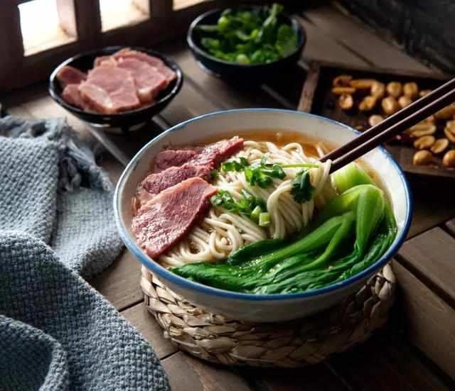 甘肃敦煌通高铁 ▏对于有西北梦的人来说，一件让人欣喜若狂的事