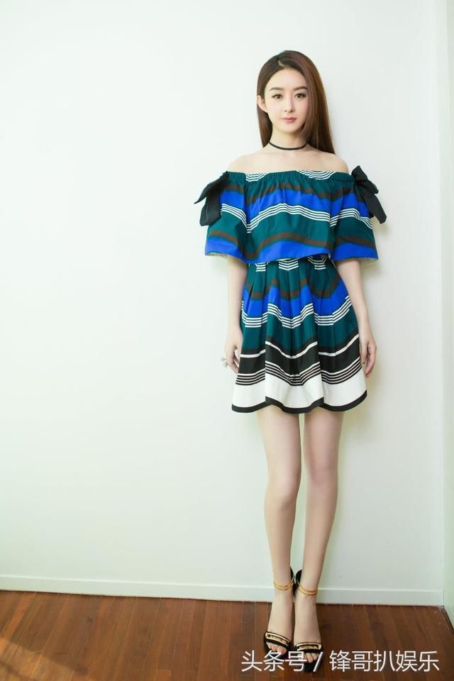 赵丽颖要闹哪样?直接绑了2个拖把在腿上,代表清洁阿姨感谢你!