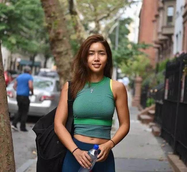这位性感的东方女神，成了好身材的标杆!
