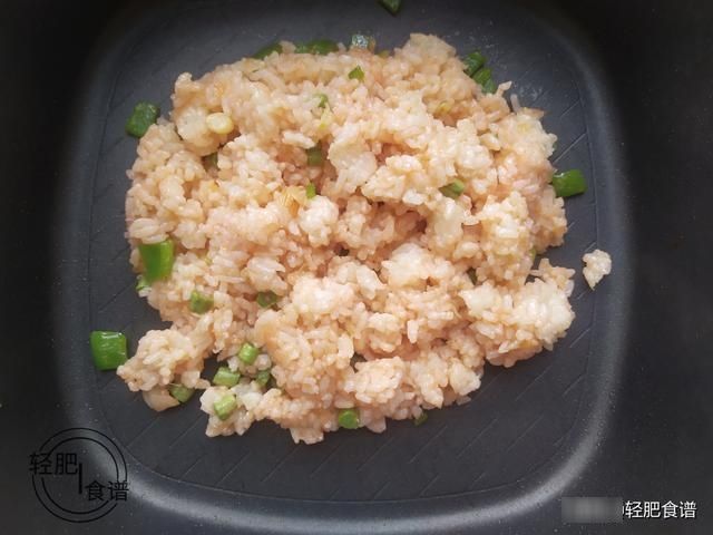  「米饭」蛋包饭难点：蛋皮零失败做法，只需加50克它，你也能给大家秀一手