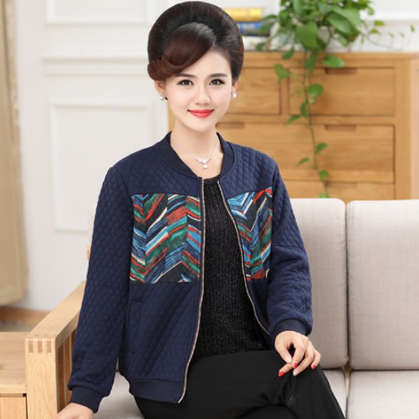 看完这些时髦的上衣，风衣妈妈都不想穿了，太洋气又减龄