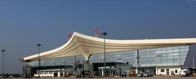 湖南这一城市堪称交通巨头，力压长沙，拥有2个机场7个火车站