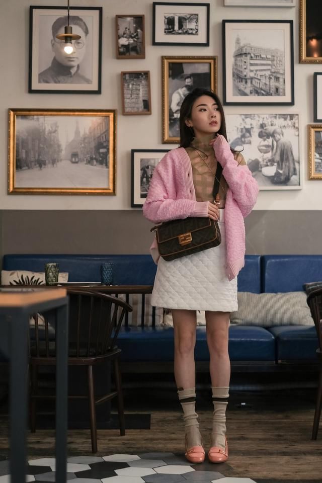  『色彩』春天鲜艳色系怎么穿？时尚博主教你玩转色彩搭配，成为街上的潮人