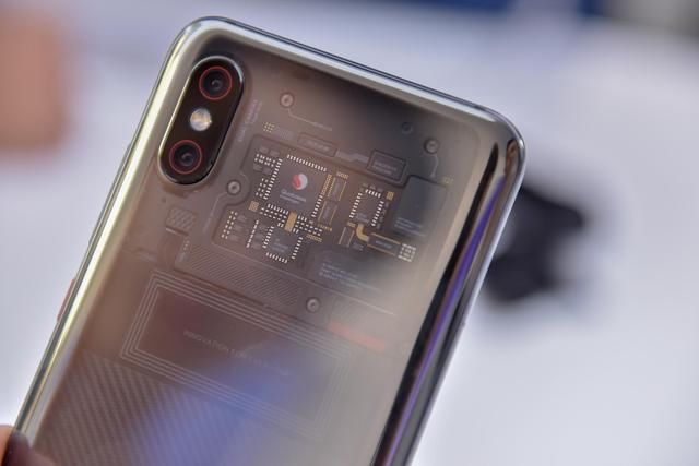 小米8对比vivo X21,都拥有屏下指纹识别,究竟哪