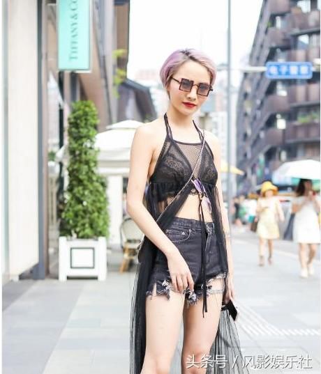 当学生妹遇上性感女神，你会喜欢哪一个？