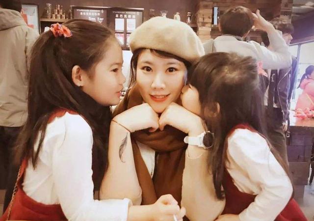  #影响#''妈妈，我们家是不是很穷？''两位宝妈的不同回答，影响孩子一生