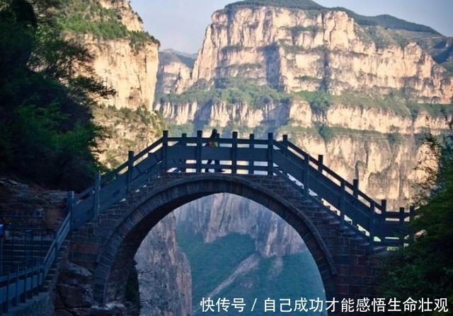 建在“井底”的村落，距今已有千年之久，外来游客还不能留宿