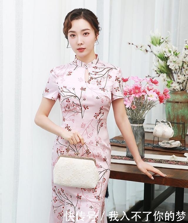 时光■女人要穿得惊艳时光,今春建议这件“旗袍”,优雅又贵气!