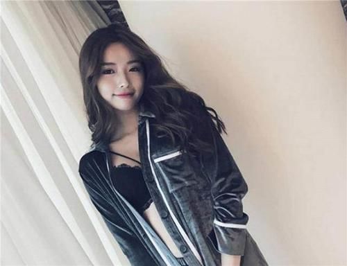 薄款透彻的衣服要穿什么内衣,才不会让这个夏季成为尴尬!