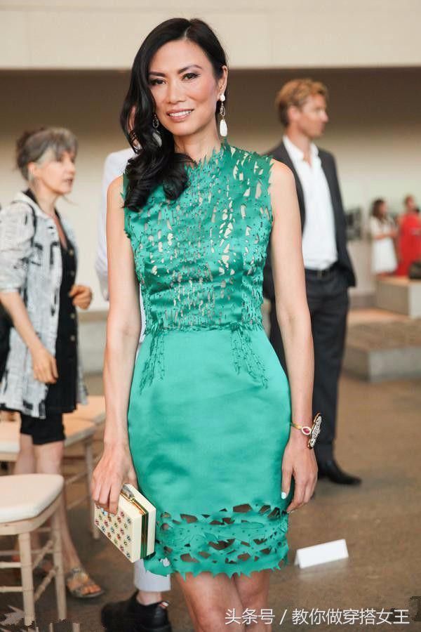 邓文迪大胆晒素颜，无惧皱纹，大家却关注她这身材，果然很有料！