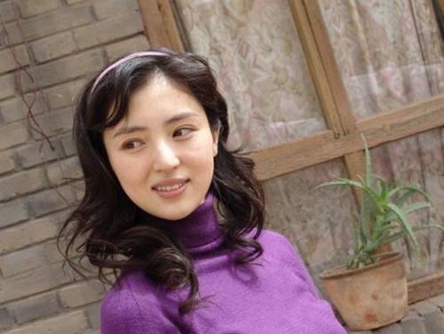 她竟是形婚？两人共享金主爸爸？抢唐嫣男友，开撕谢娜闺蜜，为出