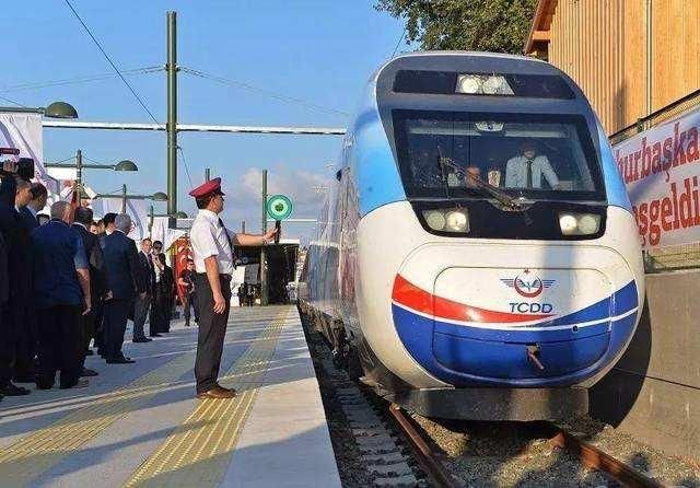 中国对外的修建的三条高铁，有一条却被迫停止，你知道是哪条吗？