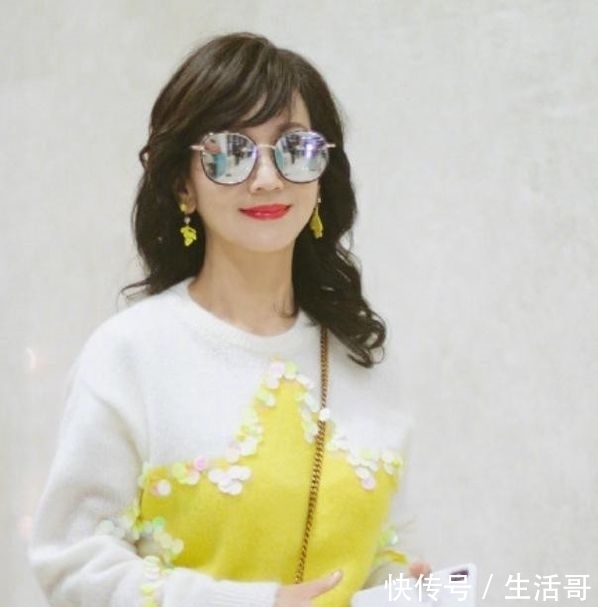 『 生图』水桶腰臃肿藏不住, 不老女神生图皱纹脸垮,65岁赵雅芝红毯大翻车!