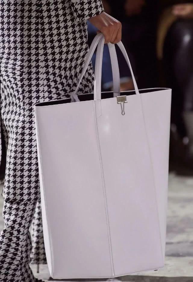  『Off』运动潮牌也可以很时髦丨Off-White 2020 秋冬系列