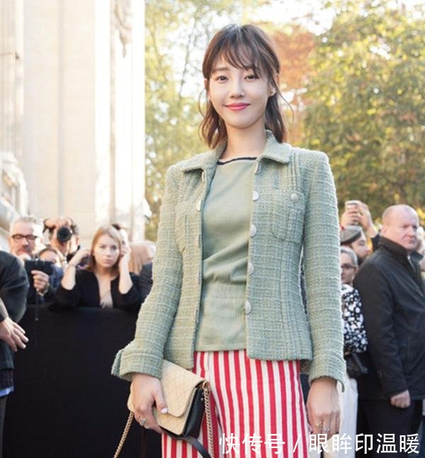 白百何太敢穿！穿超短裤太紧硬穿勒出三角区，网友笑晕在厕所！