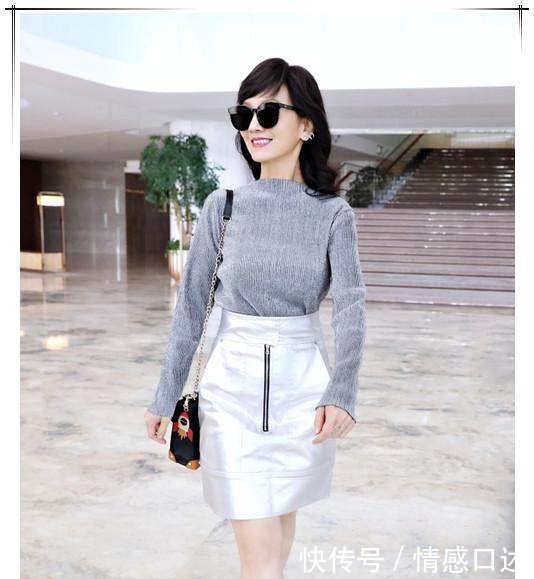 64岁赵雅芝一身搭配尽显优雅气质，然而看到未修图一秒尴尬！