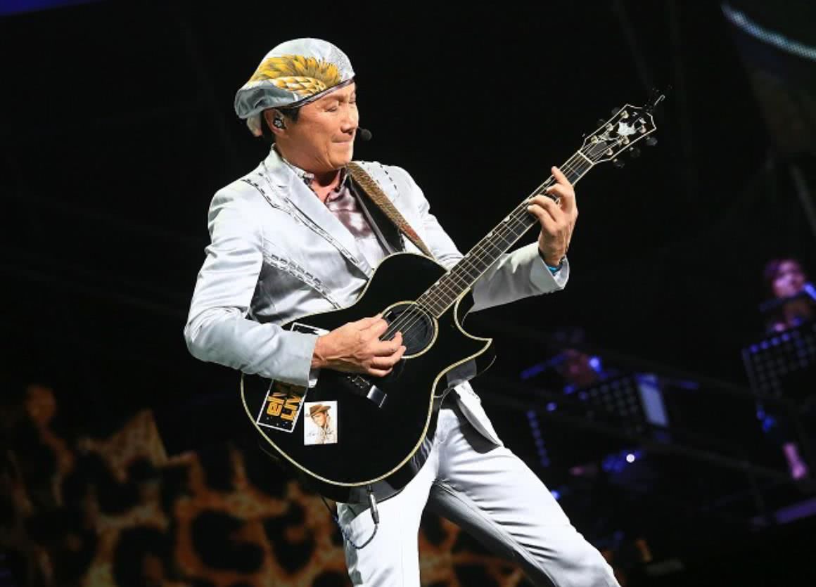 香港乐坛的开山鼻祖,70大寿亲朋齐聚,一代歌神风采不减当年!