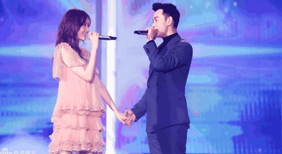 罗晋发微博实力“撒糖”, 分手传言打破, 网友: 糖糖真是太幸福