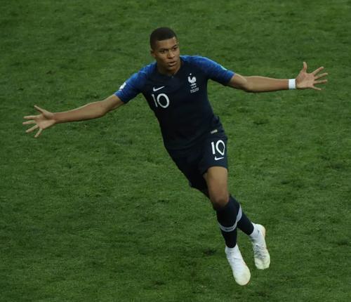 世界杯法国4:2夺冠!买克罗地亚赢的球迷请把天