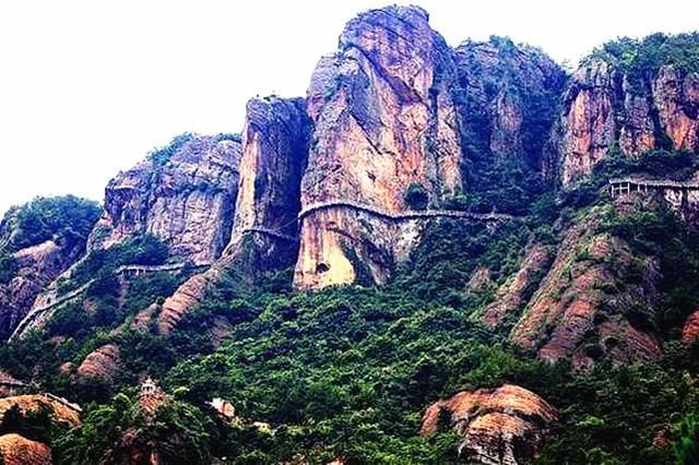 中国“最具良心”小卖部，地处百米悬崖之上，一瓶矿泉水仅2块钱