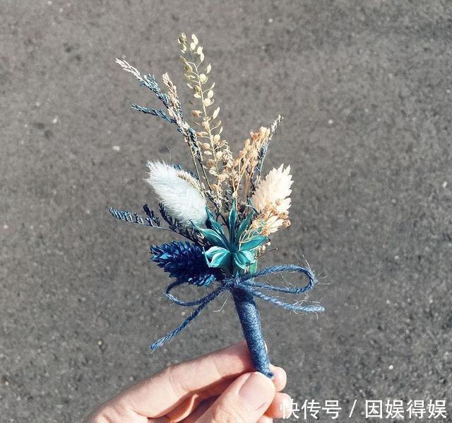 点击@精致胸花指南,创意搭配出色吸睛都在这里了,点击领取