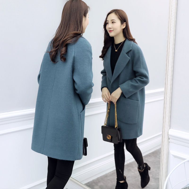 还穿”焦糖色”?太傻，今年流行“中国色”大衣太漂亮，谁穿谁美