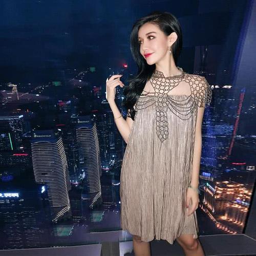 合适的礼服裙轻松赢得众人的倾慕，精致感，不俗气的美