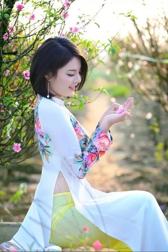 忍不住了！必须曝光！越南美女穿的太诱惑！看完内心久久不能平静