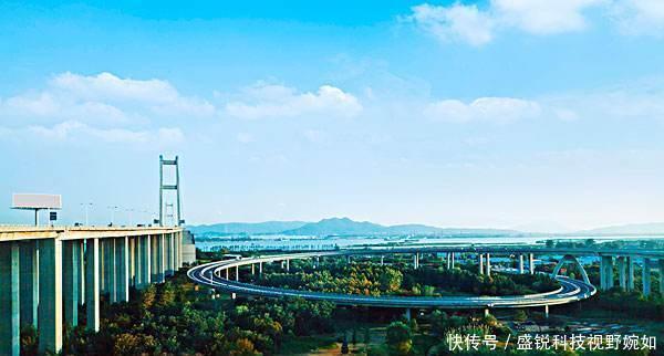  「徐州」江苏一个市，比常州、无锡还小，却比南通、徐州还富裕