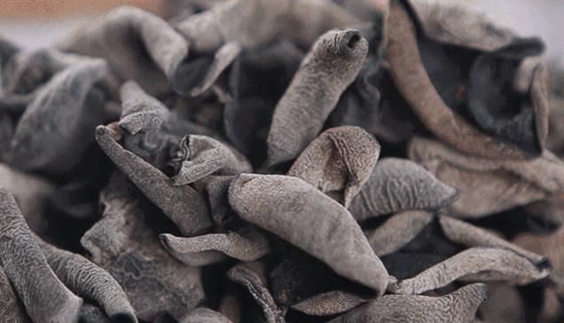 木耳泡久了可能有毒？武汉食药监局：系谣言