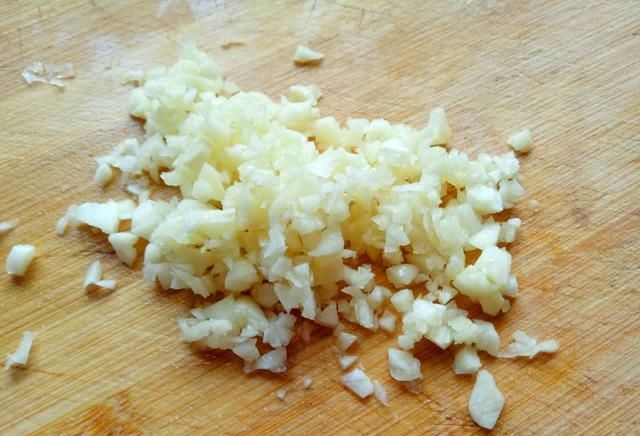  皮蛋：凉拌皮蛋怎么拌？关键在料汁，教你秘制姜汁酱