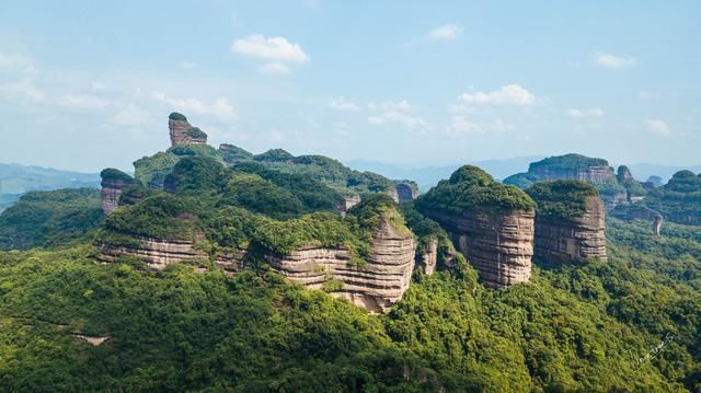 中国这座山峰很有意思，当地人告诉原因后，所有人都十分尊敬