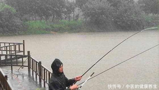  会导致水@都说雨天好钓鱼，可是选不准钓深，一样没渔获！