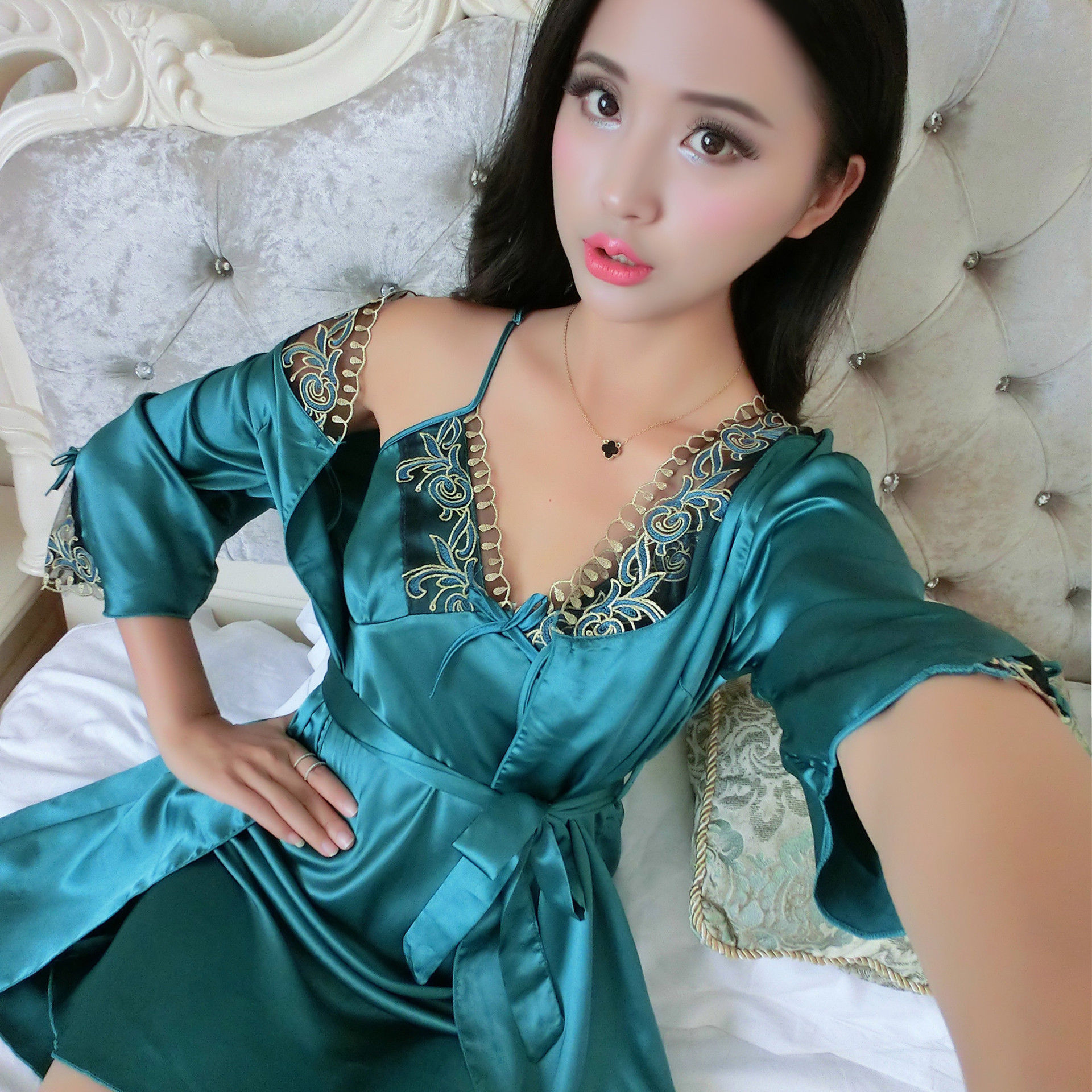 如果你不和父母住一期可以试试这些睡衣性感舒适，睡眠质量也提高