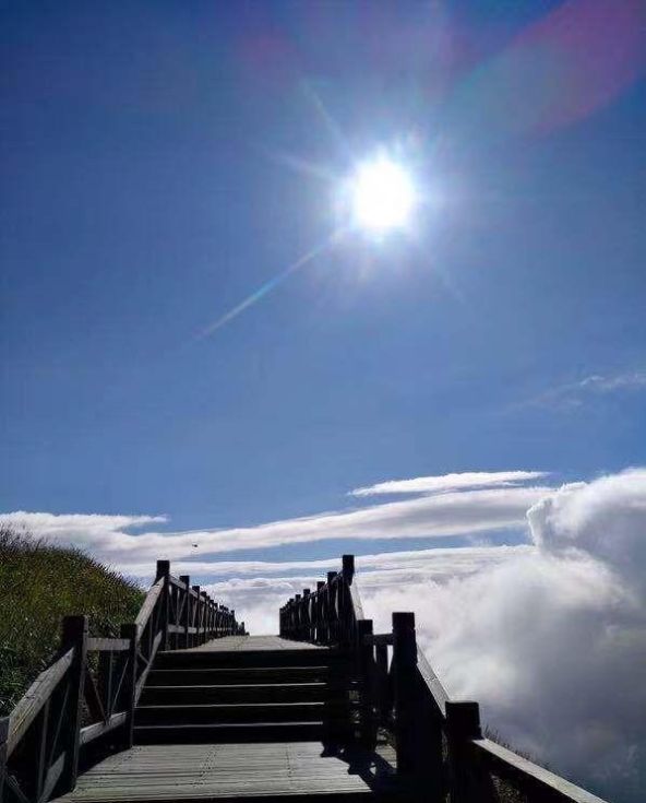 与中国五大名山相比，江西这座山一点也不逊色，却低调得令人心疼