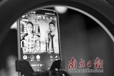  『围观』名家变身“主播”13万粉丝围观