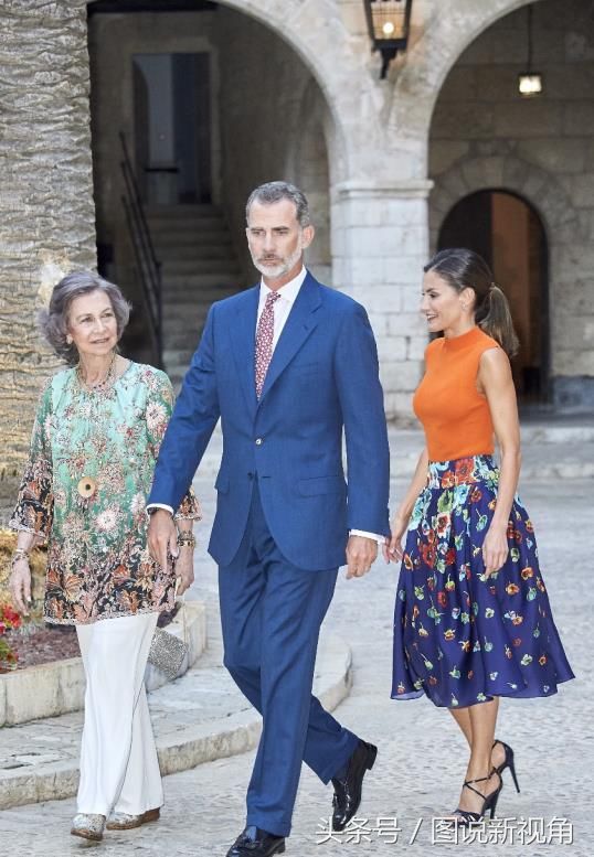 看完西班牙王后的4张手臂照，你会发现她的美由上而下