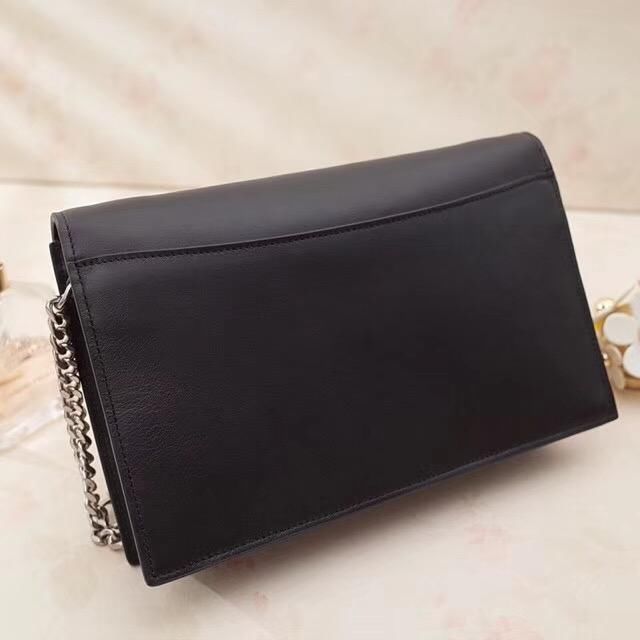 唐嫣化身清洁工 没有了平时的那些大牌时装跟包包 完全两个人