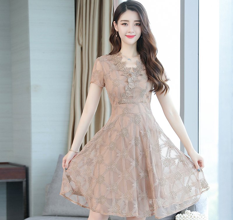 谁说女人穿裙子不性感了?看看这6款蕾丝裙，款款不贵美翻天了