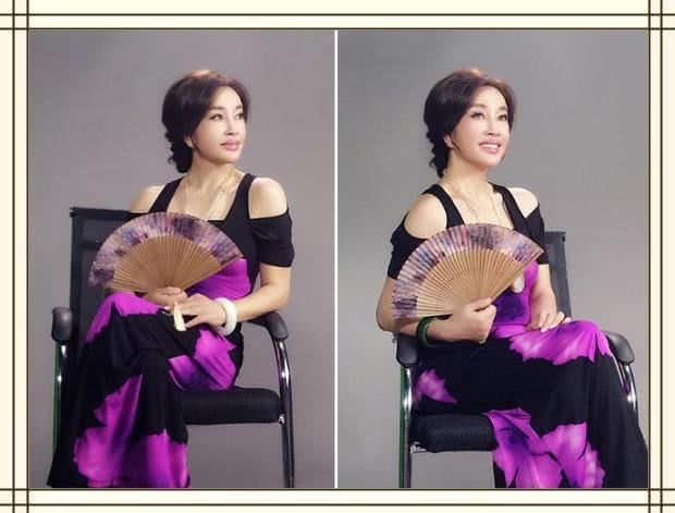 刘晓庆不过穿了件印花裙,就62岁嫩成32了,冻龄的秘密不只在脸上