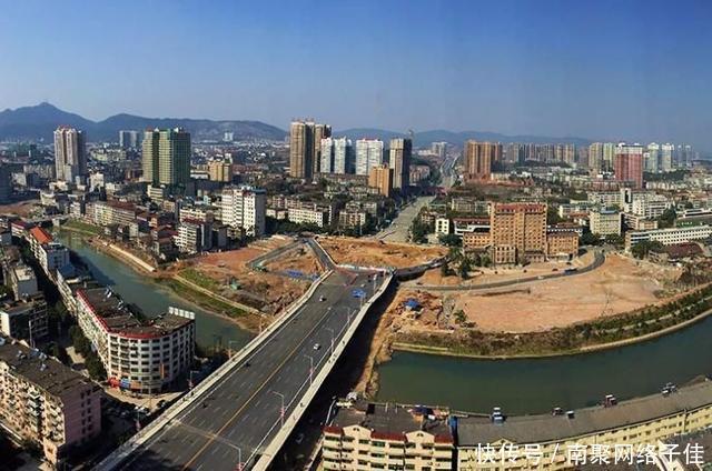 湖南面积最大的地级市, 拥有高铁和机场, 经济却不发达