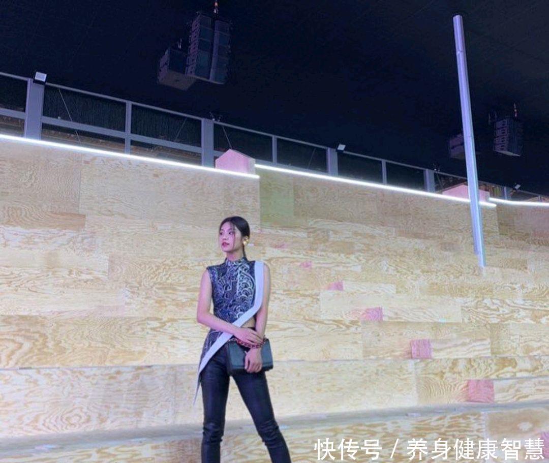 「皮裤」黄礼志出席大牌活动上不了台面死亡皮裤穿出高级感,还是太年轻