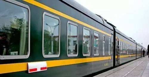 火车上明明很多空座，为什么买票时却显示无座？列车员说出实情