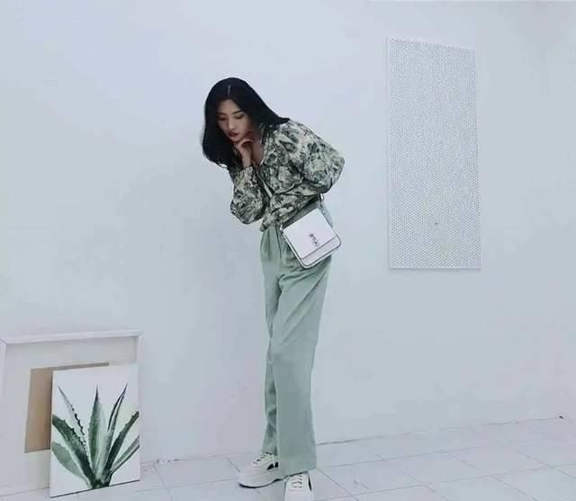 竟然:腿粗小个子竟然不知道这款显瘦裤子!怪不得矮!矮!矮!