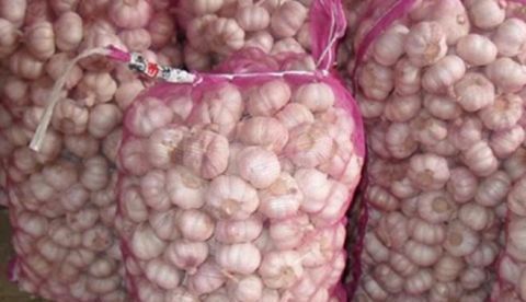  炒作|常见的佐料，今年“蒜你狠”收购价降低，农民：都是炒作惹