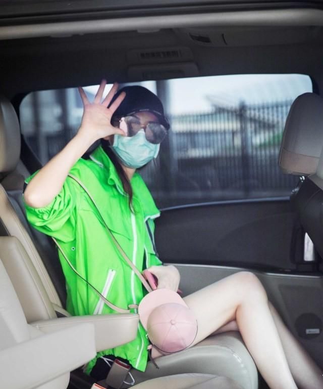『一看』有4个特点的女人,一看就有“女王范”,御姐路线更适合你!